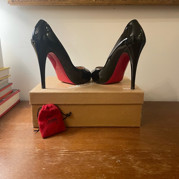 Christian Louboutin Very Prive Size 38 patent leather pumps in Original Box - Picture 9 of 10